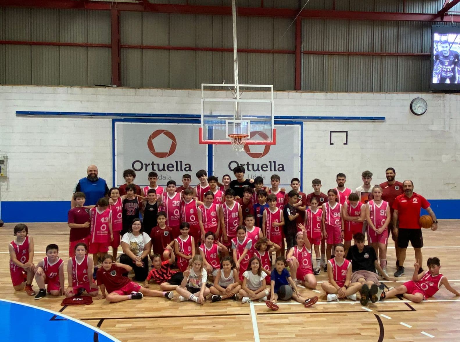 BARRENA BERRI SASKIBALOI KLUBA - baloncesto in Ortuella