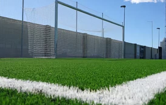 Campo de Fútbol 7. Césped Artificial. - fútbol in Hellín
