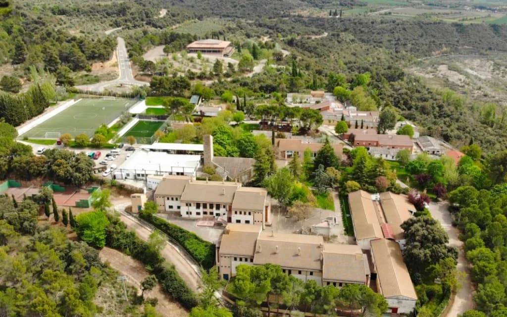 El Poblado - fútbol in El Grado