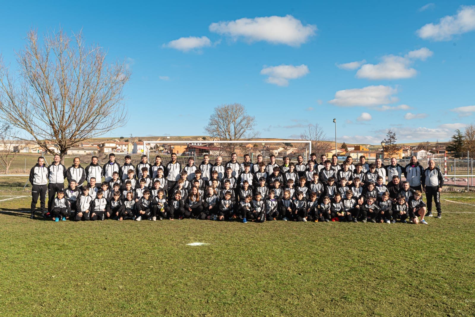 Club Deportivo Atlético Hontanares - fútbol in Hontanares de Eresma