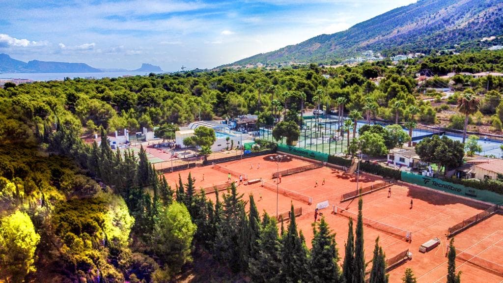 IQL Tennis Academy | Tennis & Padel - natacion in Benidorm