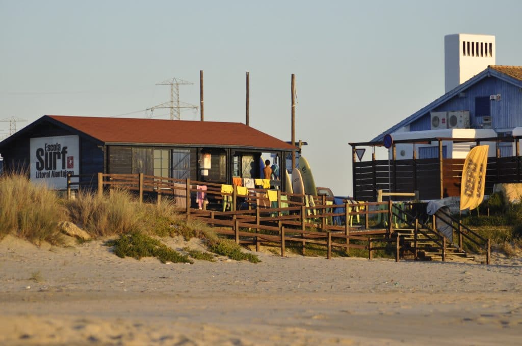 Surf school ESLA - surf in Sines