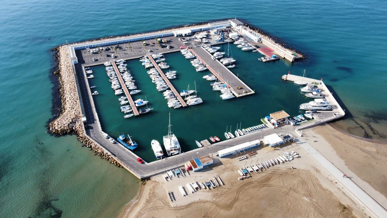 Escola de vela - Club Nàutic de Coma-ruga - surf in Coma-ruga