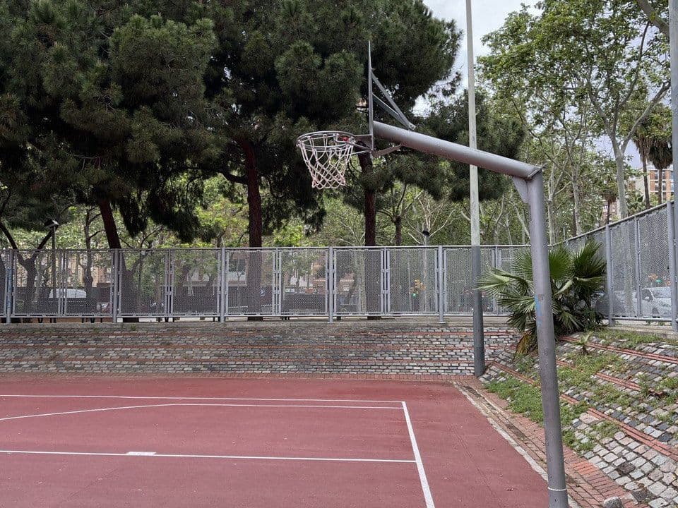 cancha de baloncesto - terrain de foot - baloncesto in Empuriabrava