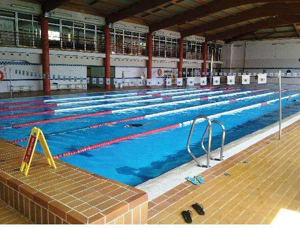 Piscina Municipal Avinguda Camp d'Esports - natacion in El Vendrell