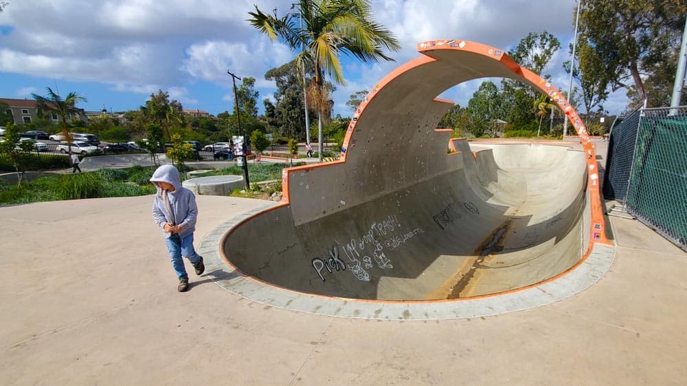 Belmonte Bowl and Full Pipe, PAN TENORIO - skateboard in Belmonte